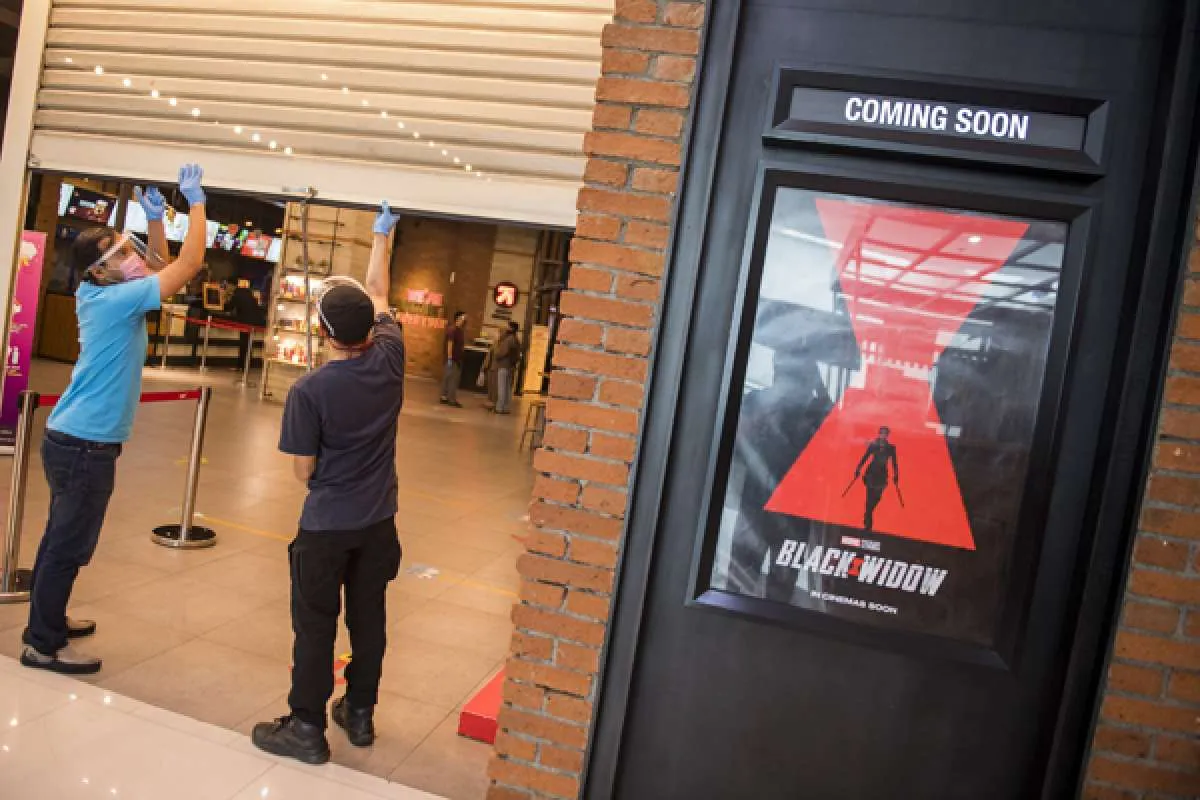 Pendapatan bioskop CGV Cinemas (BLTZ) anjlok 191,81% pada semester I-2020