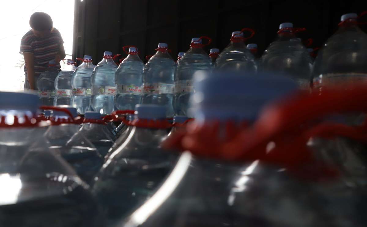 Galon Berbagai Merek Air Minum Dalam Kemasan (AMDK) Masih Aman Digunakan