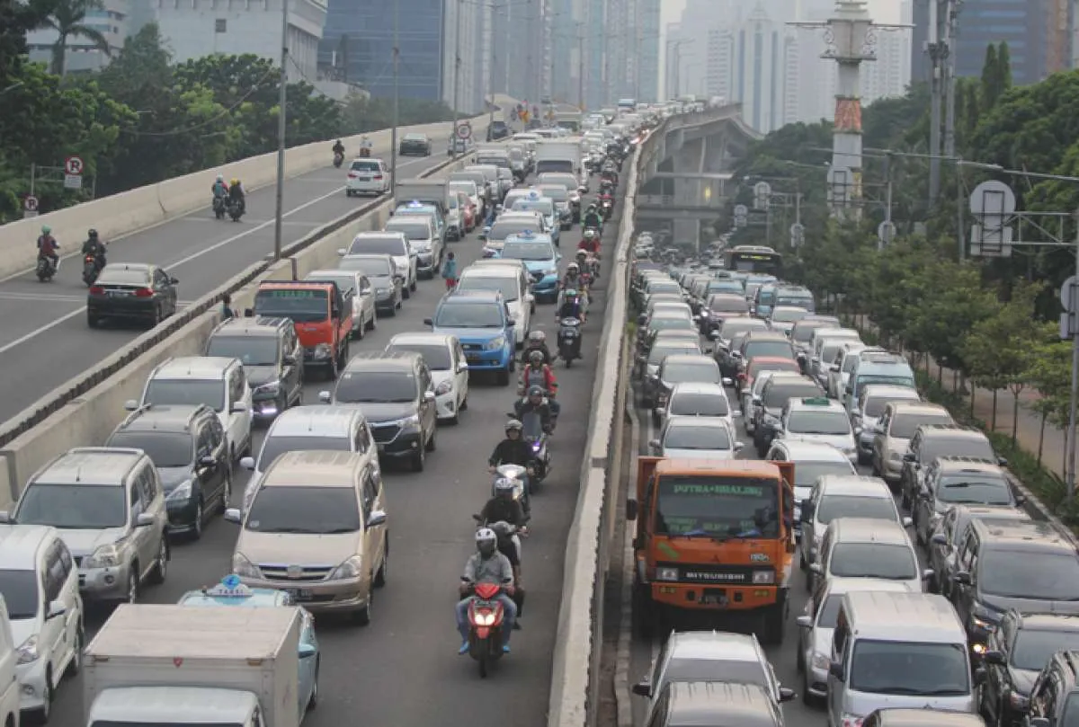 Pajak bea balik nama kendaraan naik jadi 12,5% demi mengurangi kemacetan di Jakarta
