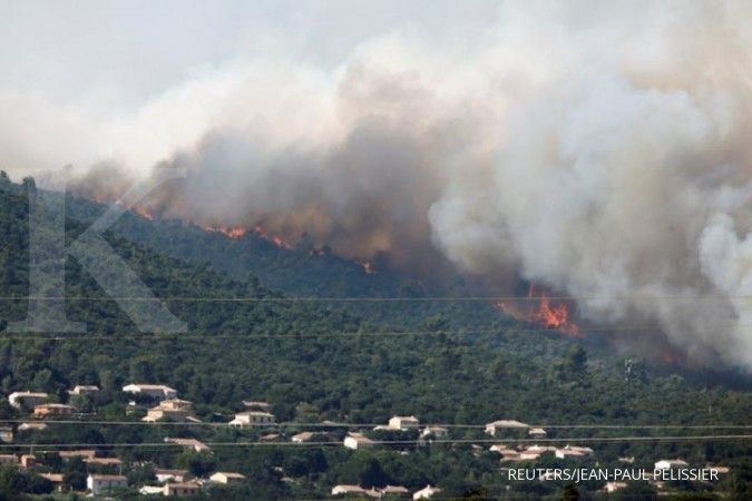 Kebakaran besar Prancis, 10.000 orang dievakuasi
