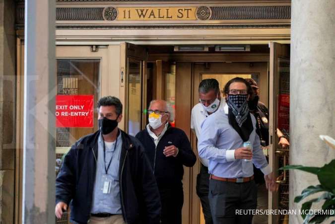 Wall Street menguat tipis setelah laporan tunjangan pengangguran AS membaik