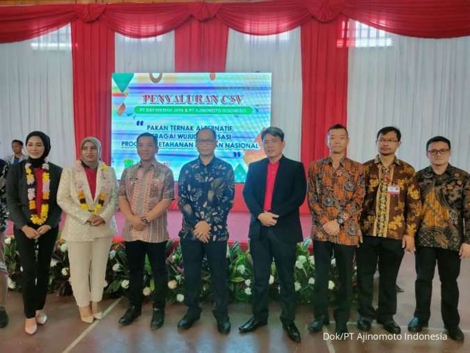 RHJ dan AJINOMOTO INDONESIA Salurkan Pakan Ternak untuk Peternak Karawang