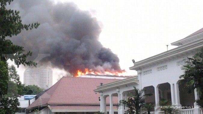 Gedung Sekretariat Negara terbakar