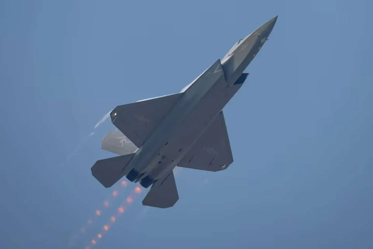 China Hadirkan Jet Siluman J-35 di Kapal Induk, Tantang Dominasi F-35 AS