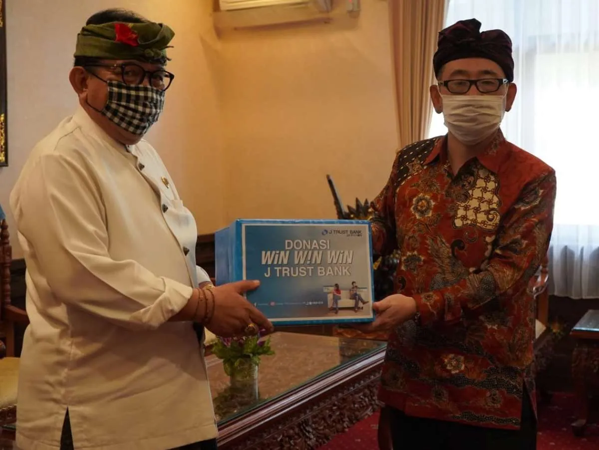 J Trust Bank serahkan bantuan APD ke Pemprov Bali