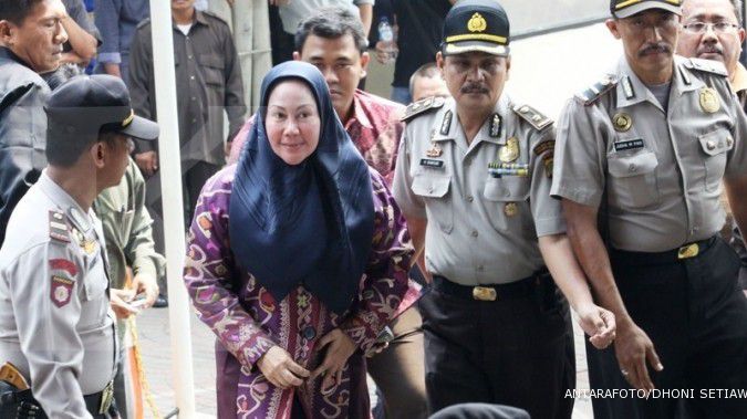 Keguncangan politik Banten dan istigosah Ratu Atut