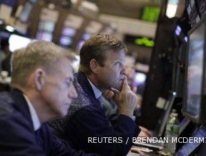Setelah terhuyung-huyung, Wall Street akhirnya terkapar