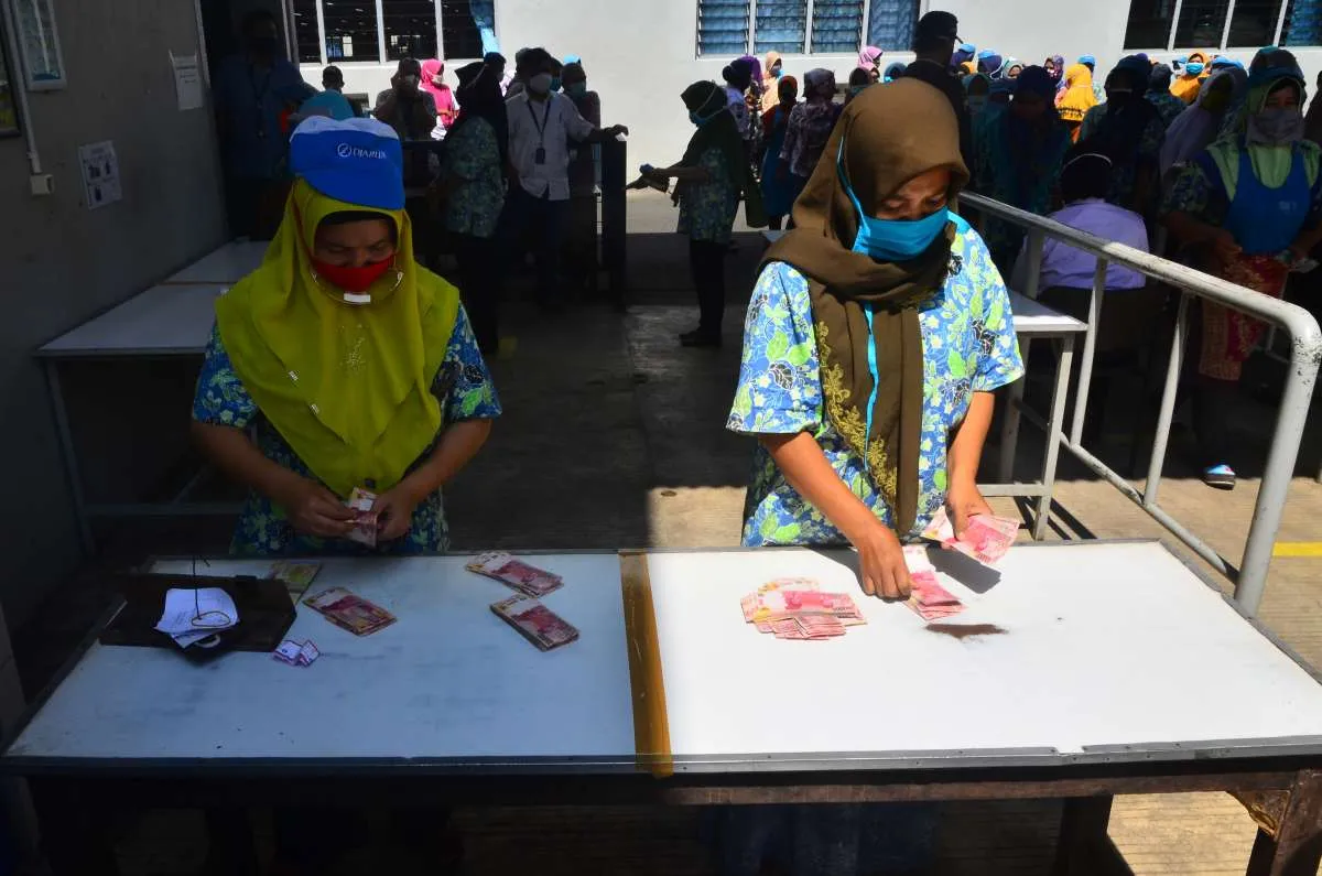 KSPI sebut ada ribuan perusahaan belum lunasi THR tahun 2020, ini kata Kemenaker