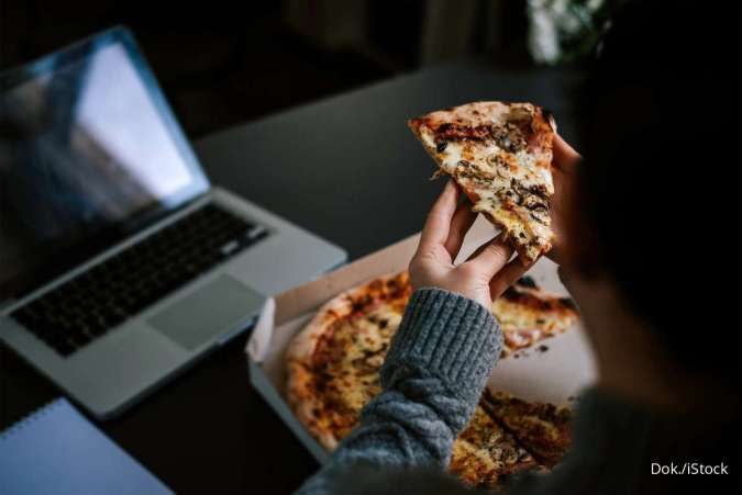 4 Efek Negatif Makan Tengah Malam bagi Kesehatan, Bikin Gula Darah Bergejolak!