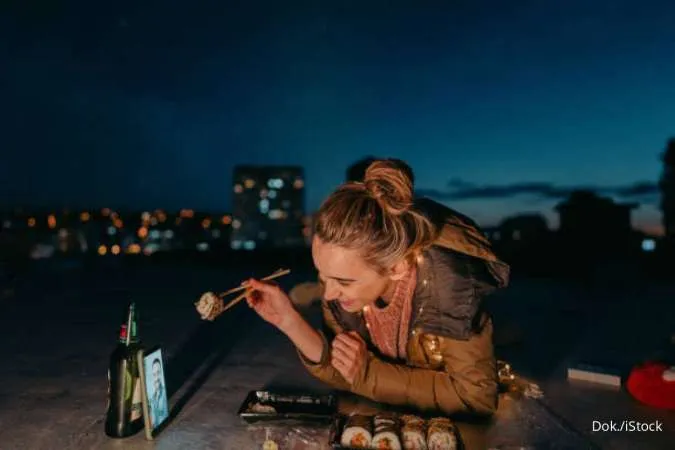 Ide Kencan Valentine Pasangan LDR Paling Romantis, Jarak Jauh Tetap Bisa Spesial