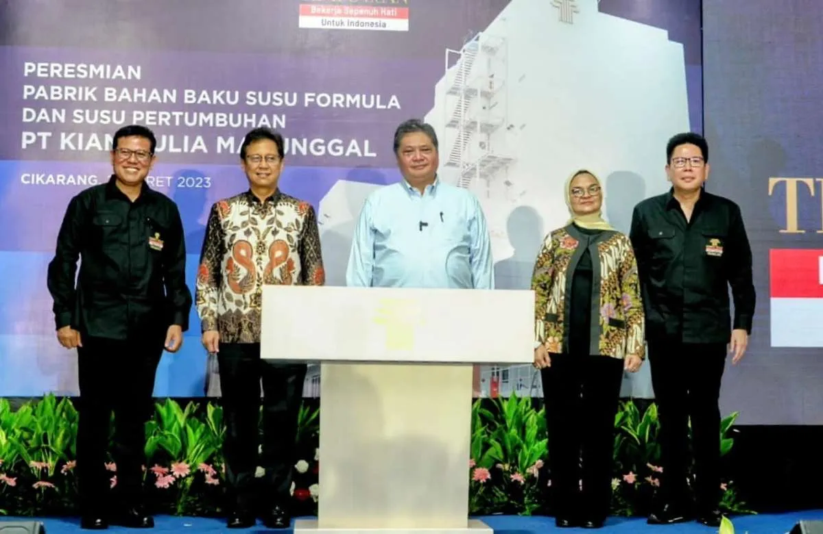 Dorong Kemandirian Bahan Baku, Menko Airlangga Resmikan Pabrik Bahan Baku Susu