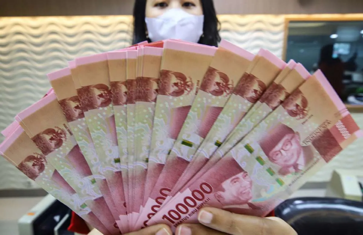 Rupiah Ditutup Melemah Tipis ke Rp 16.570 per Dolar AS Hari Ini, Mayoritas Asia Naik