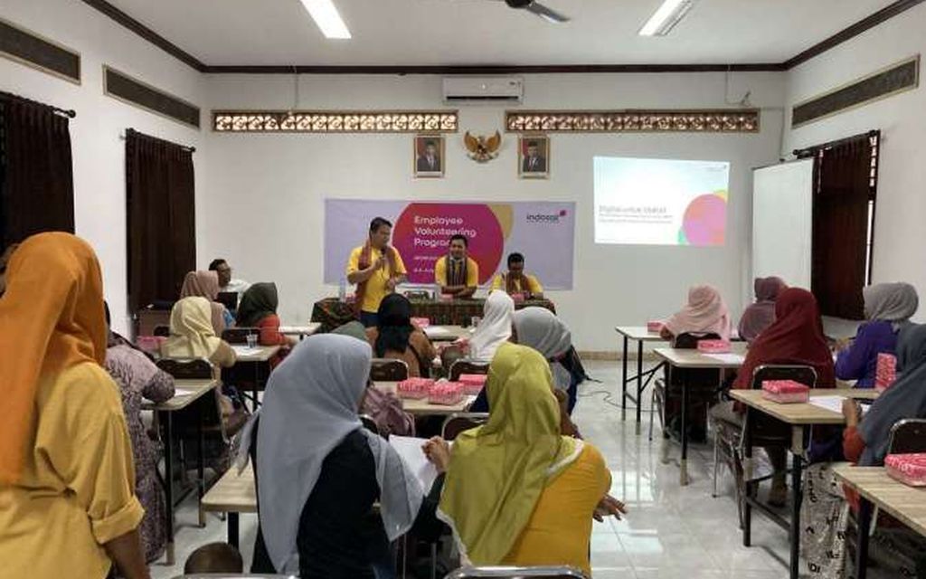  Indosat Ooredoo Hutchison Selenggarakan Employee Volunteering Program di Mandalika 
