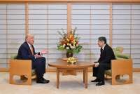 Sambil Ngopi Sama Kaisar, Trump Kunci Investasi Jepang US$ 550 Miliar!