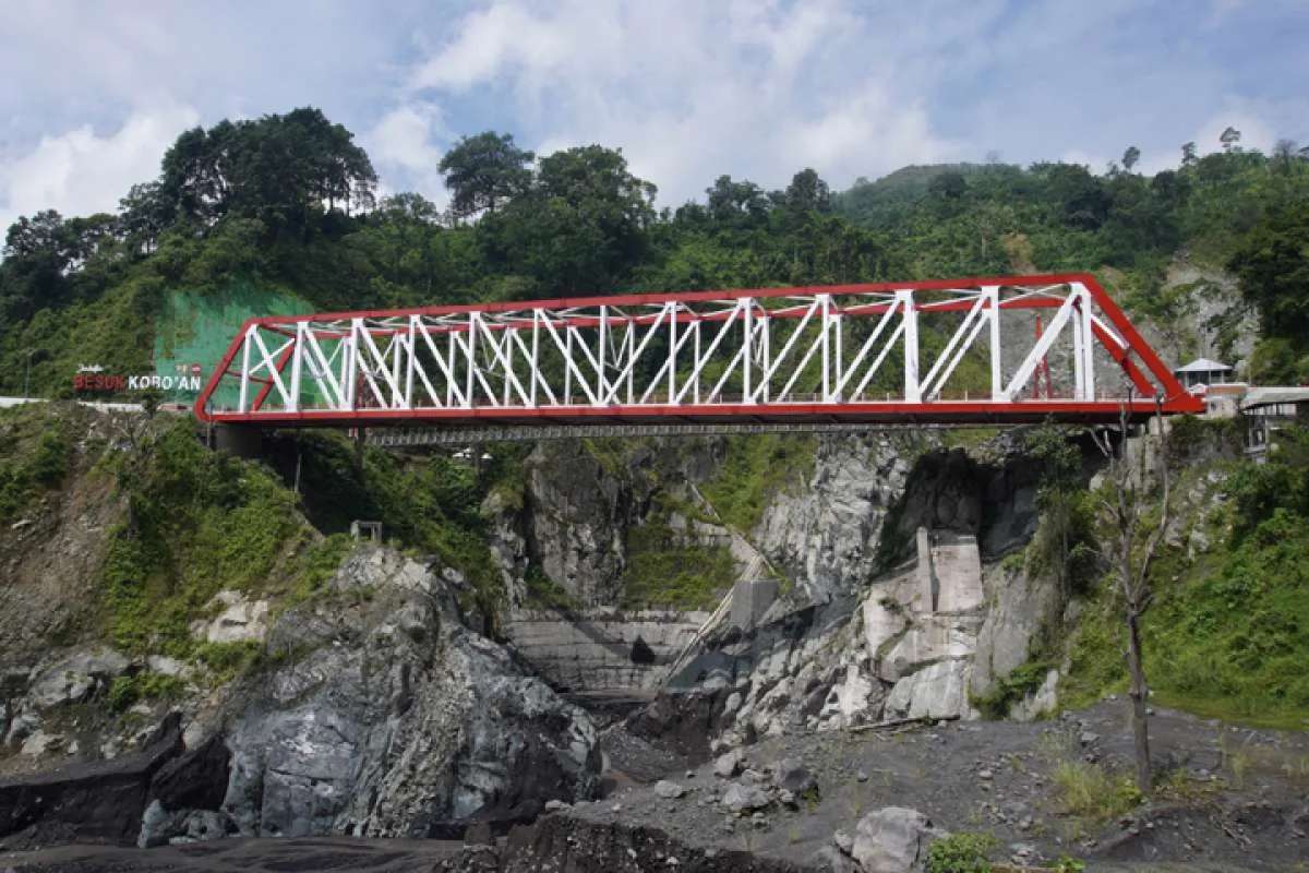 Prakiraan Cuaca Jawa Timur Hari Senin (3/7) Bangkalan, Malang, & Lumajang Hujan Petir
