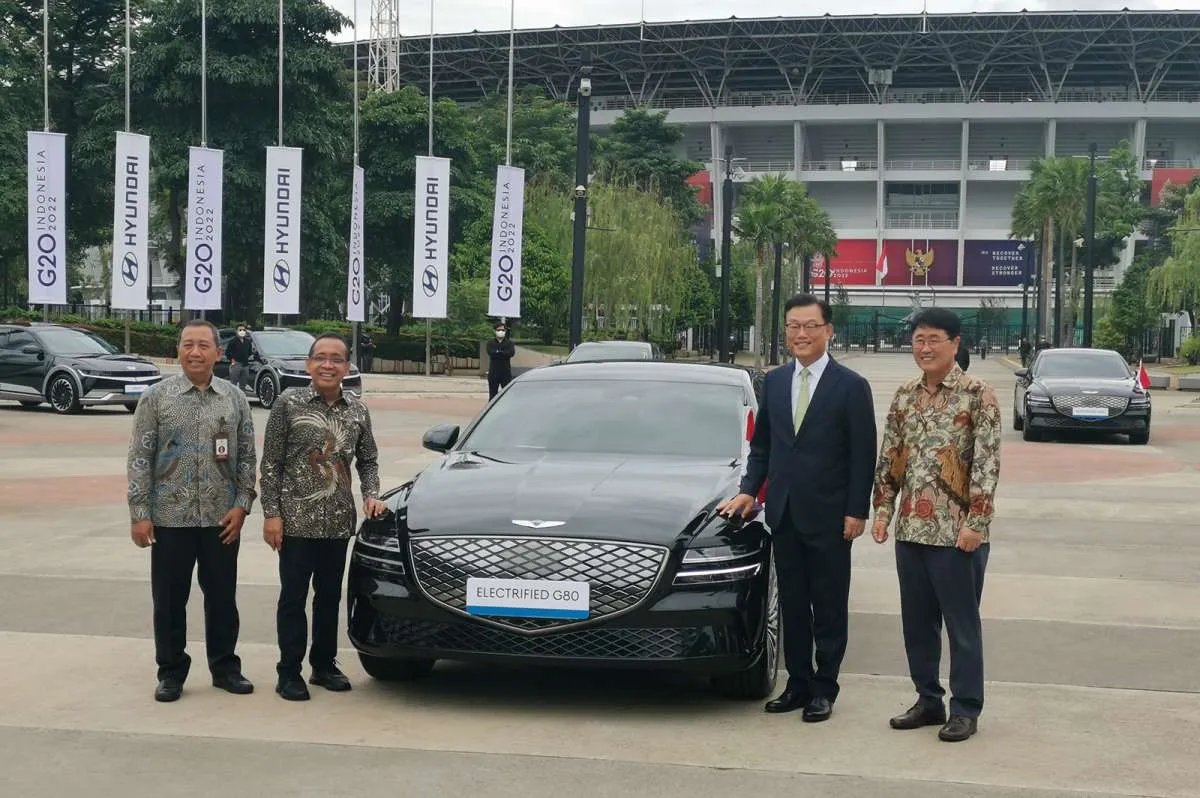 Hyundai Serahkan Genesis Electrified G80 dan IONIQ 5 Buat Operasional KTT G20