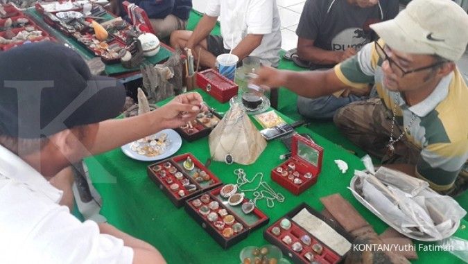 Selalu ramai diserbu pecinta batu akik (2)