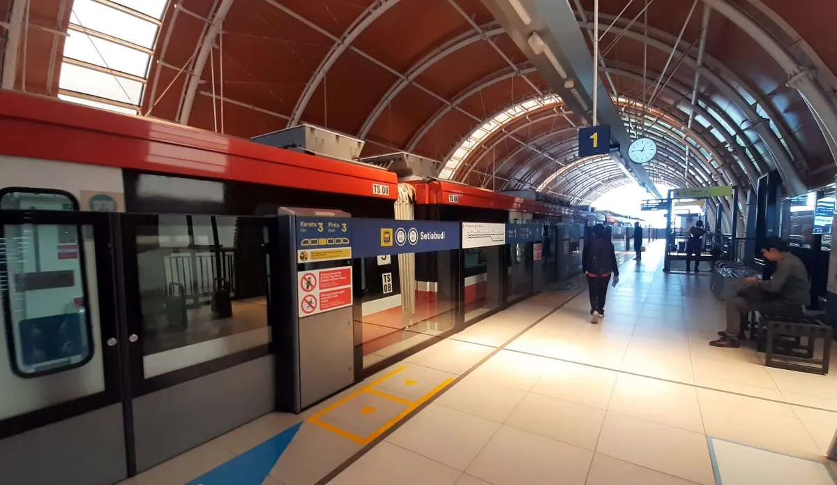 Progres LRT Jakarta Fase 1B Capai 89,22% per Akhir 2025