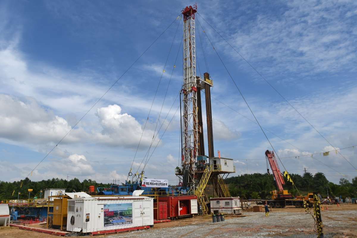 Aramco Tambah Pasokan, Harga Minyak Turun 5%