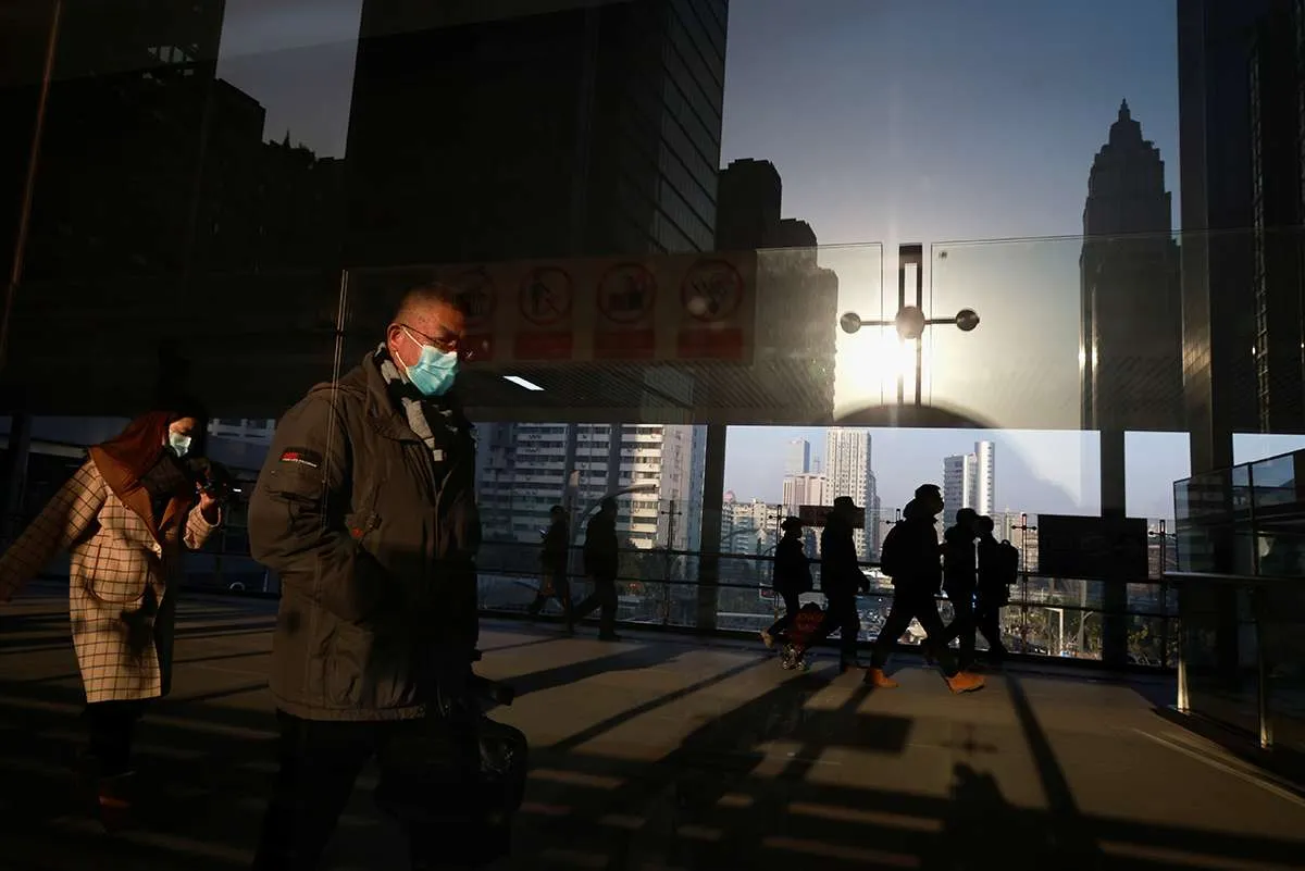 6 Hari beruntun, China catat lebih dari 100 kasus baru virus corona