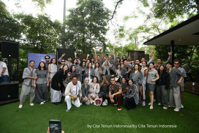 Gaungkan Pakaian Tenun, Cita Tenun Indonesia Kolaborasi dengan Ohmmbybai 