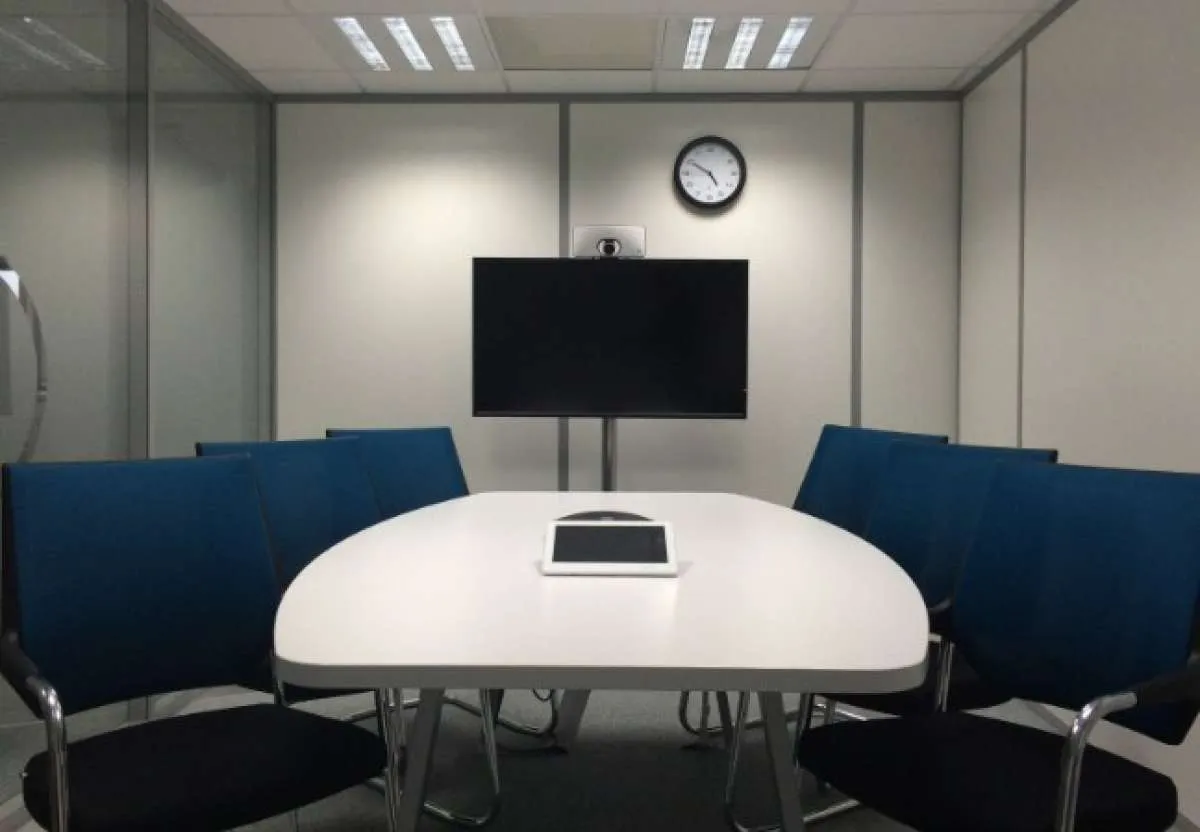 Ingin lancar presentasi di depan banyak orang? Atasi rasa gugup dengan cara ini