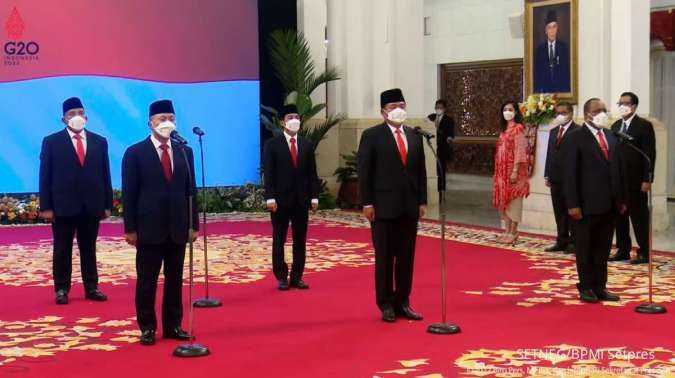 Jokowi Melantik 2 Menteri dan 3 Wakil Menteri Hasil Reshuffle