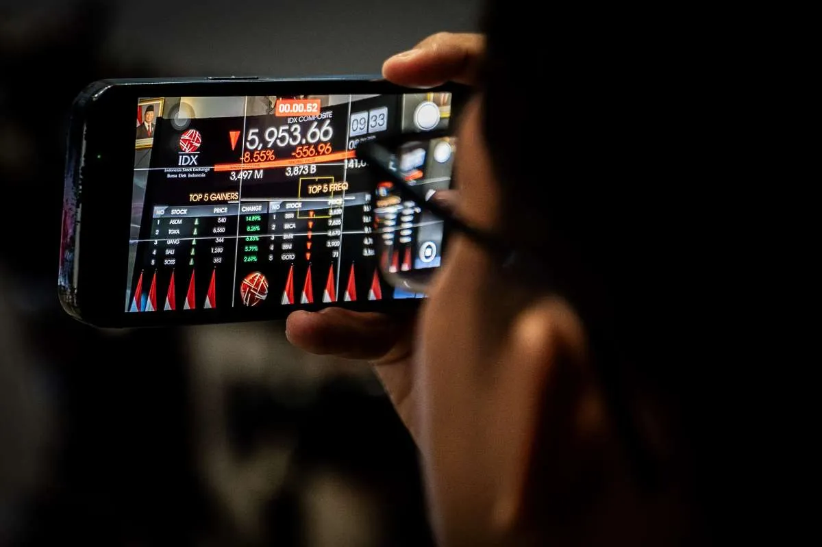 Lo Kheng Hong Punya 1%, Investor Receh Perlu Beli / Jual Saham Blue Chip Ini?