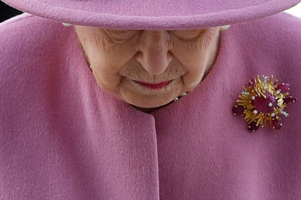 Ratu Elizabeth akan disuntik vaksin corona Pfizer dalam beberapa minggu ke depan