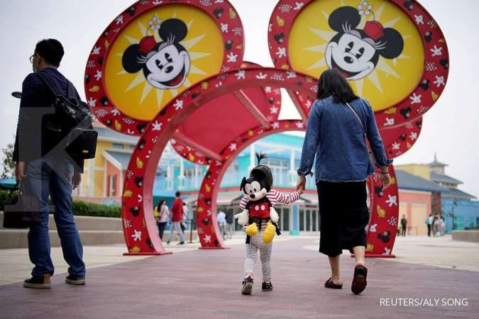 Sepi pengunjung, Walt Disney pangkas 28.000 pekerja di AS