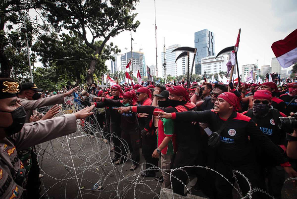 Daerah Tak Punya Ruang Merevisi Upah Buruh 
