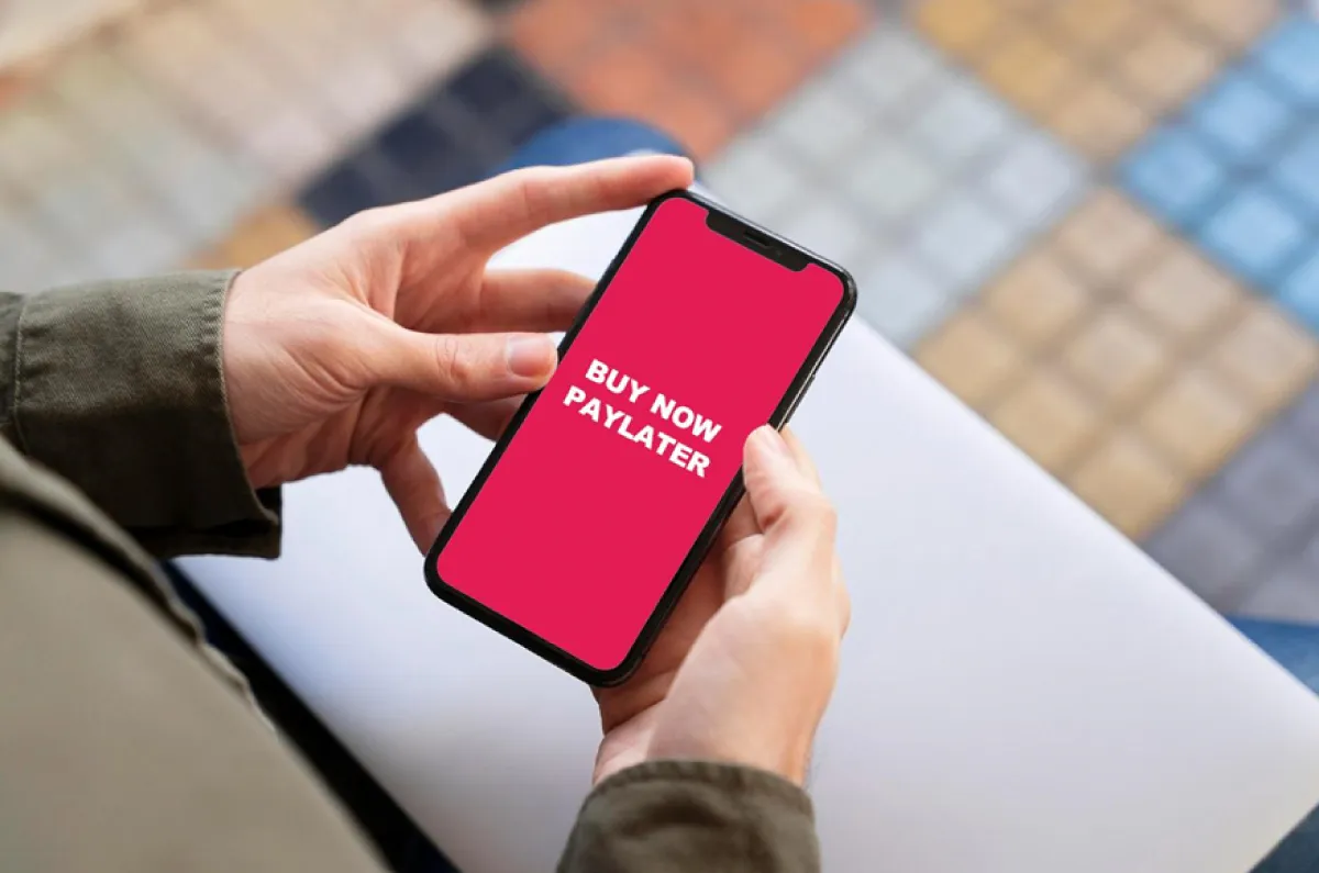 Fitur Paylater: Mempermudah Transaksi atau Malah Menimbulkan Masalah? 