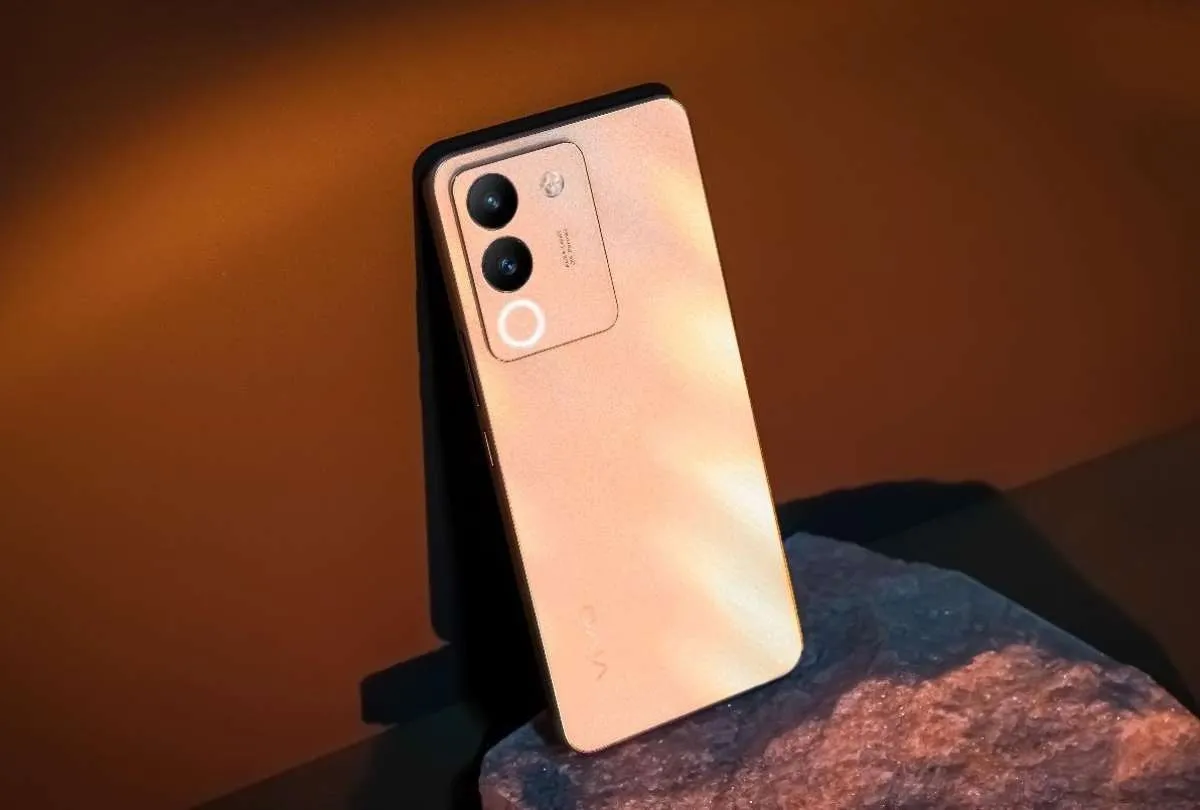  Inspirasi vivo Hadirkan Sentuhan Warna Emas pada Smartphone Terbaru vivo V29e