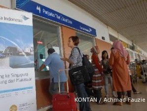 AP II bagikan 10.000 paket takjil di bandara