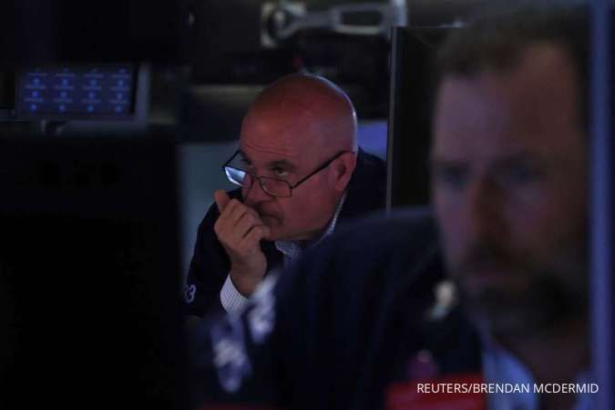 Wall Street Terjun Akibat Penjualan Ritel yang Kuat
