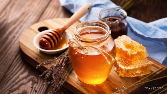 14 Obat Alami Sakit Tenggorokan yang Efektif Menurut Penelitian