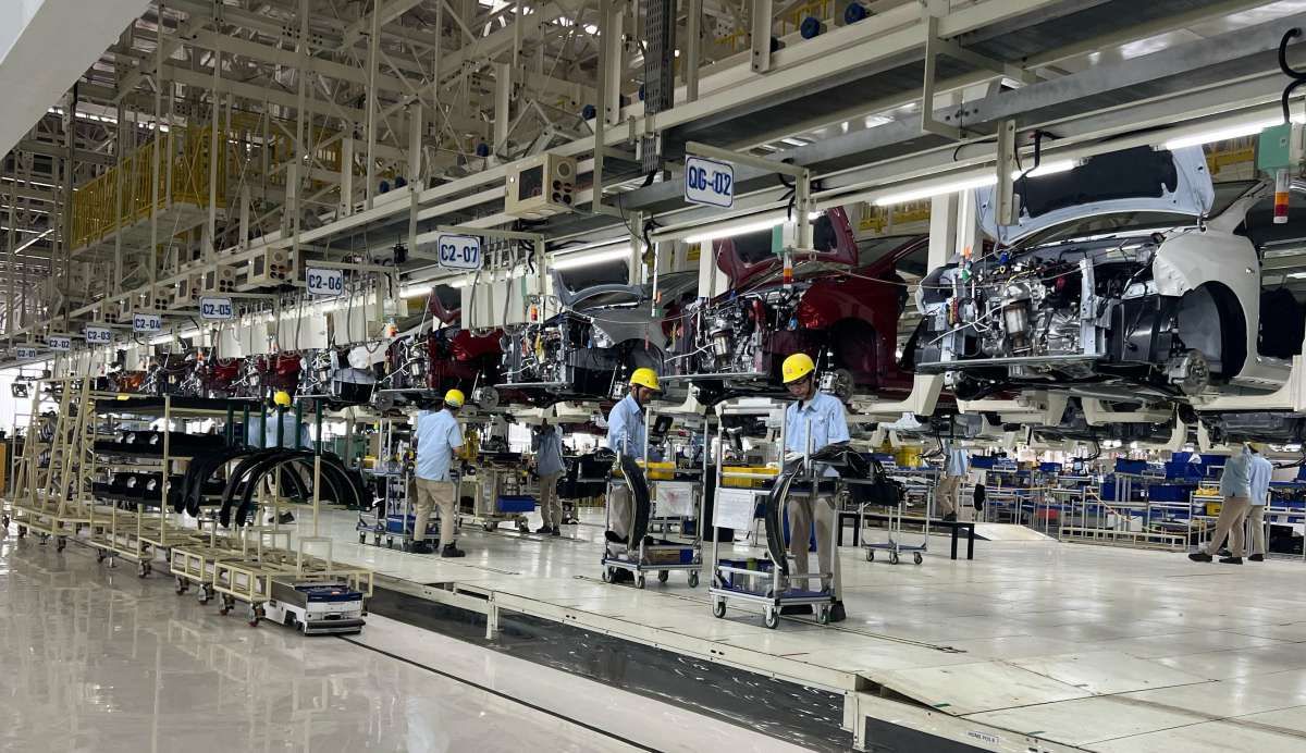 Asing Rajin Akumulasi Saham ASII di Tengah Penurunan Penjualan Otomotif Dalam Negeri