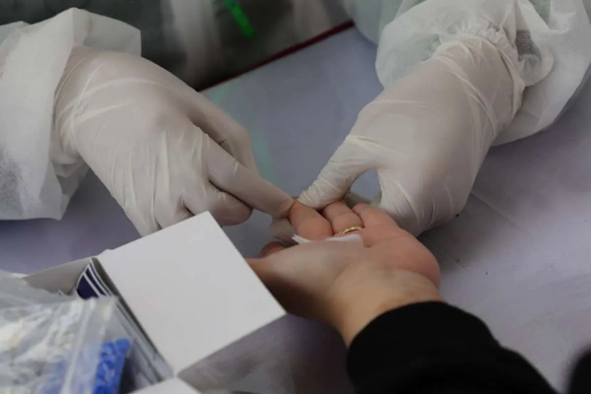 Tiga hari berturut turun, kasus baru corona di Indonesia naik lagi