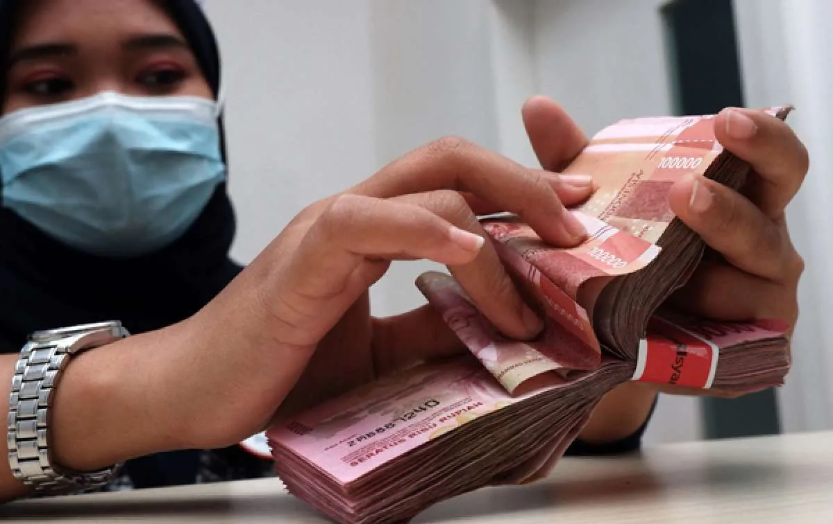 Kemnaker mendesak para pengusaha patuhi aturan terkait pengupahan