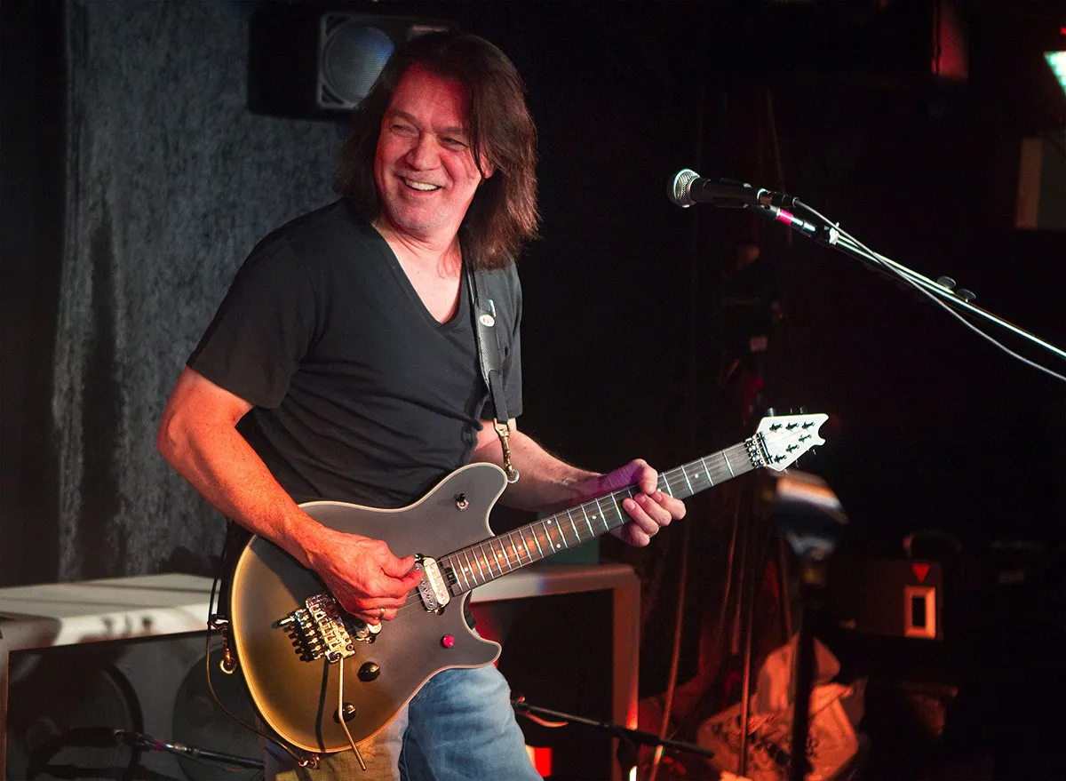 Eddie Van Halen meninggal karena kanker tenggorokan, kenali penyebab & pencegahannya