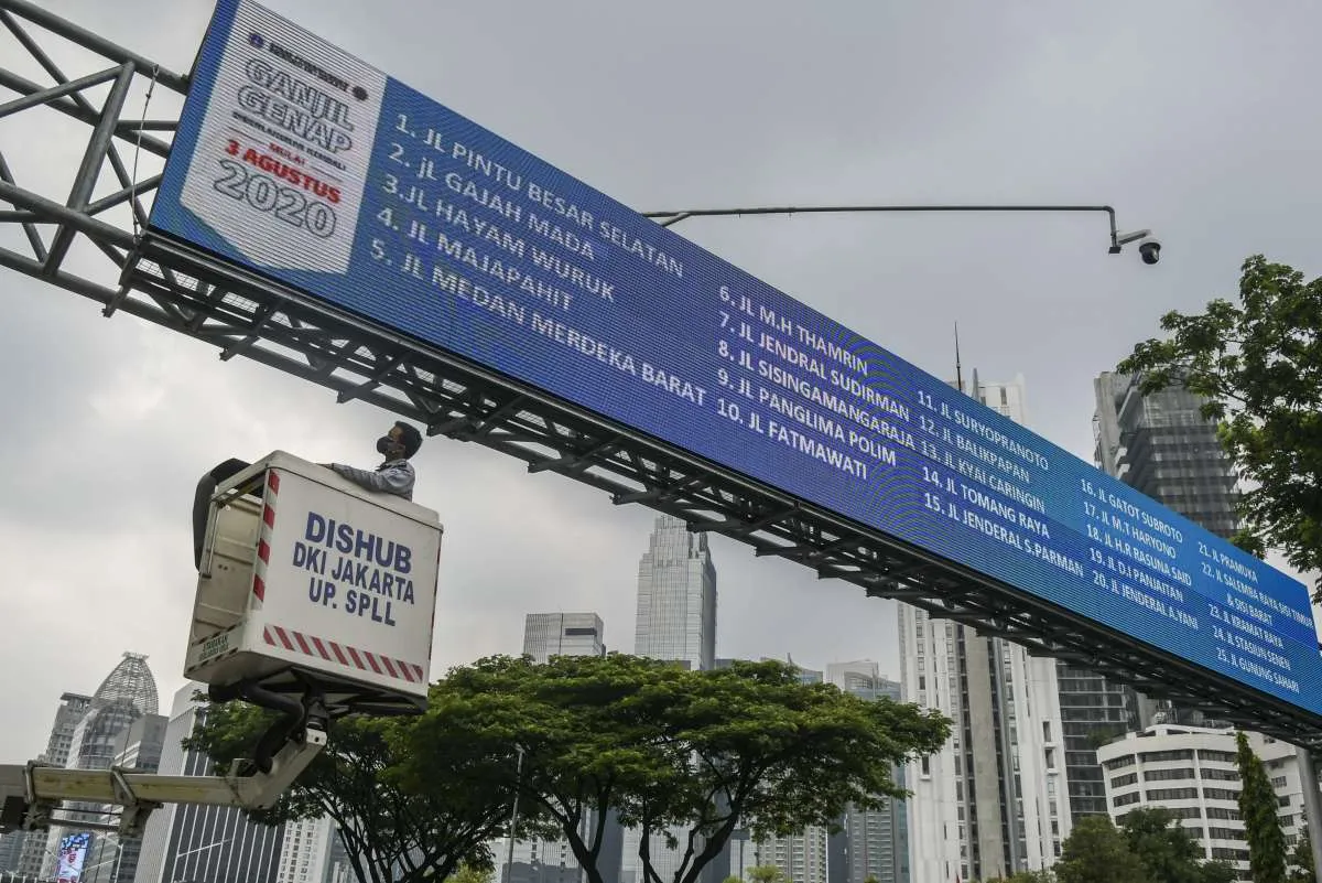 Kebijakan ganjil genap masih belum berlaku  