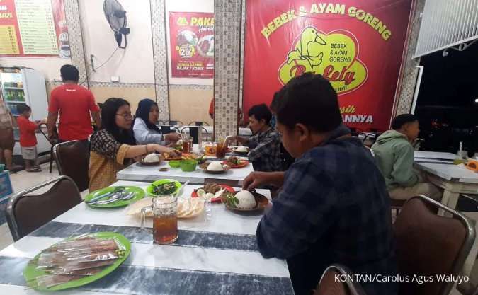 Mengisi Perut dengan Nikmatnya Bebek Lely