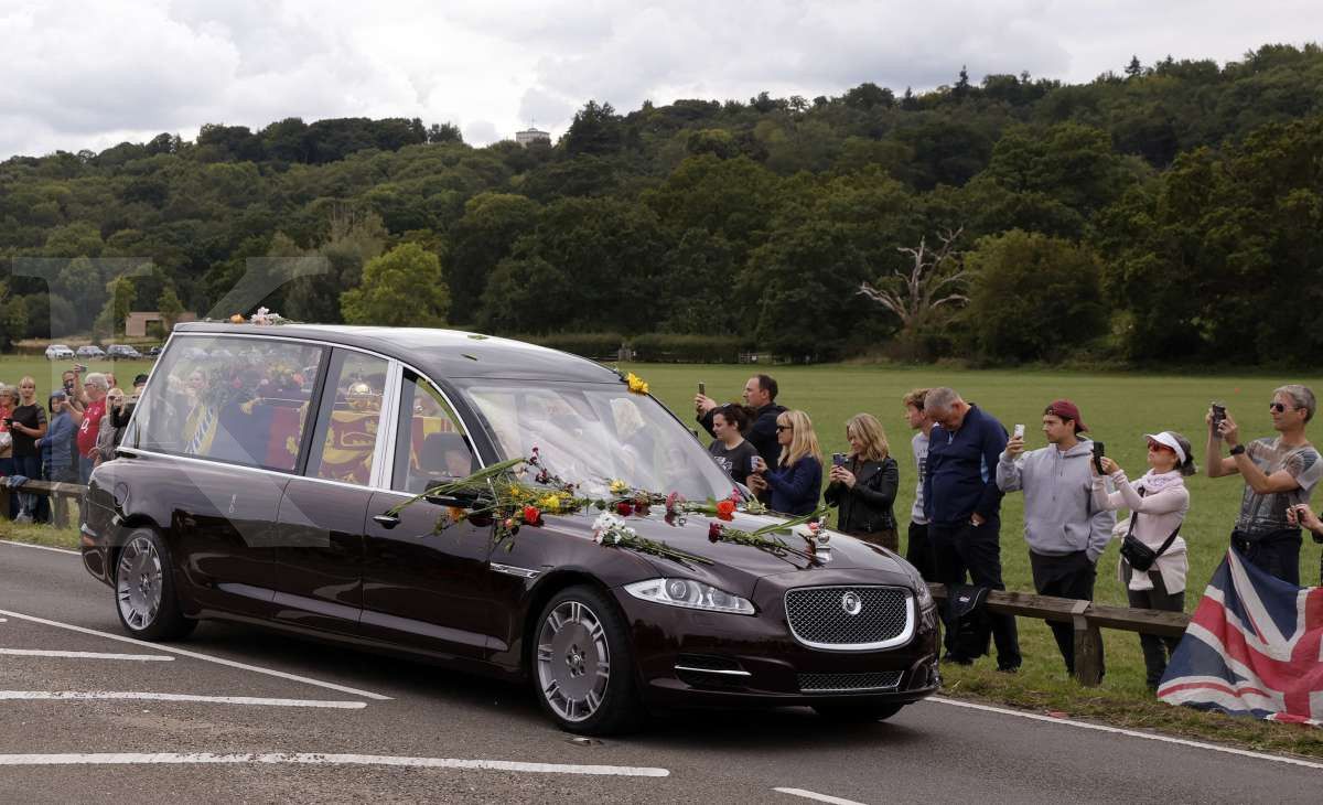 Mobil jenazah Ratu Inggris