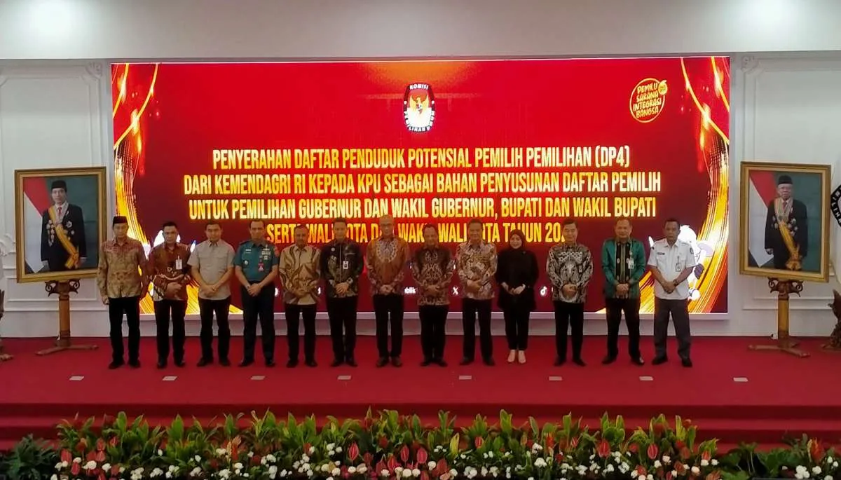 Serahkan DP4 untuk Pilkada 2024, Mendagri Minta KPU Jaga Data Pemilih
