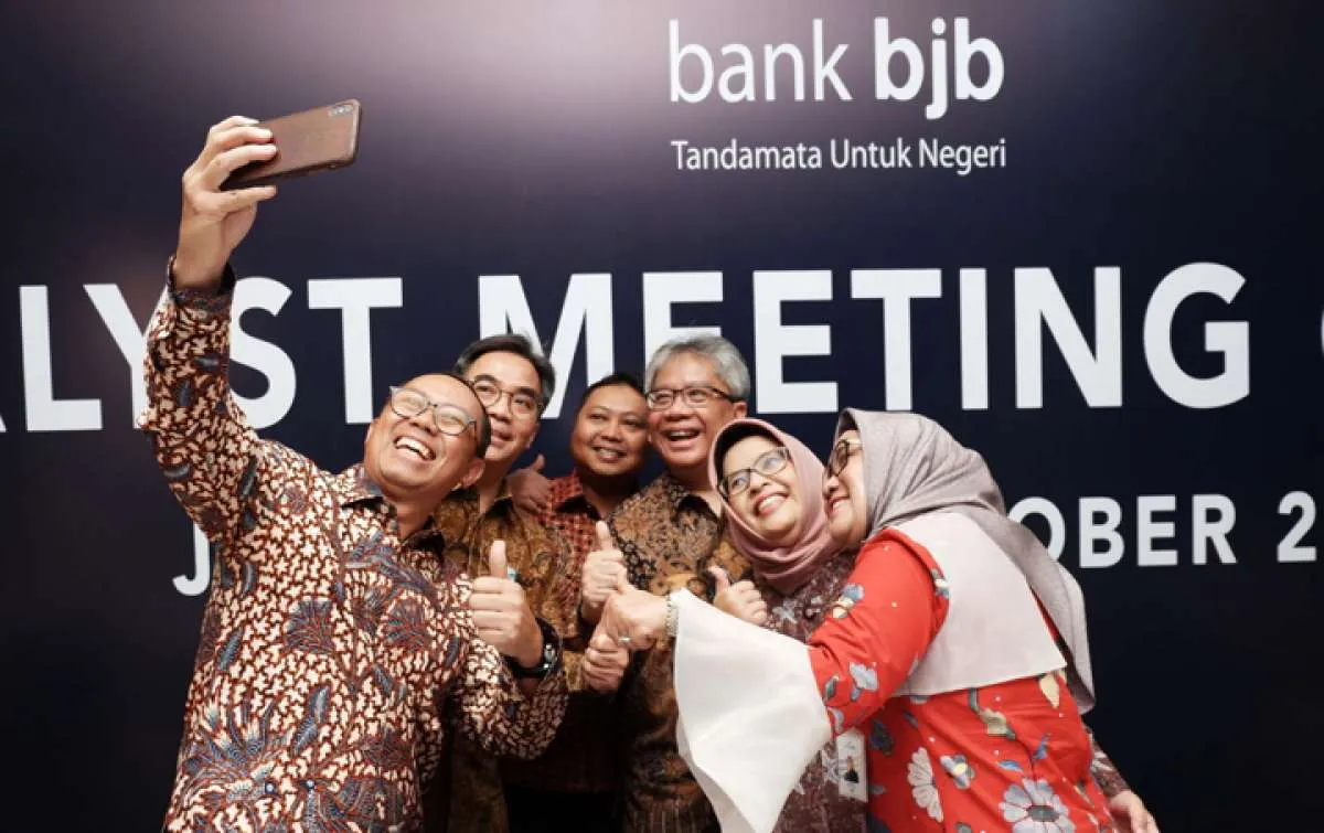 Segera merger dengan Bank Banten, saham Bank BJB (BJBR) turun 3,17% di sesi I