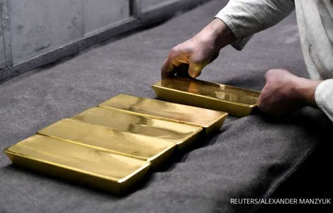 Gold Steadies After Hitting Three-Week High as US Yields Tick Up