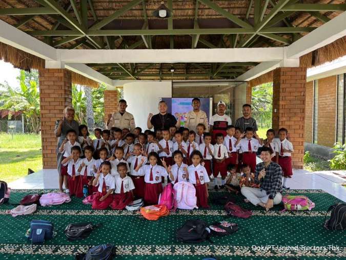 United Tractors Gelar Edukasi Kesehatan Siswa Sekolah Dasar di Wini, NTT