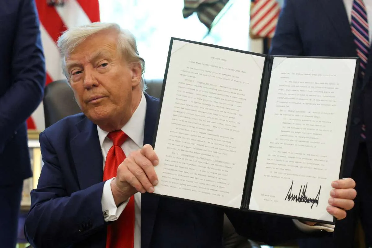 Trump Membatalkan Dana Federal US$ 4,9 miliar yang Telah Disetujui Kongres