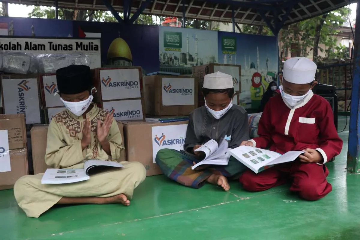 Tips biar anak gemar membaca buku sejak dini, orang tua perlu tahu ini