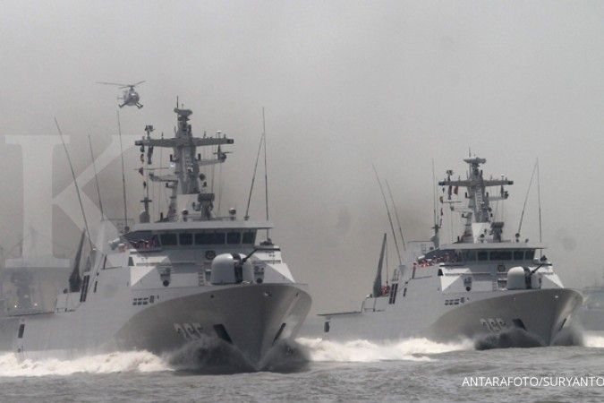 Two warships anchor in Nusakambangan waters